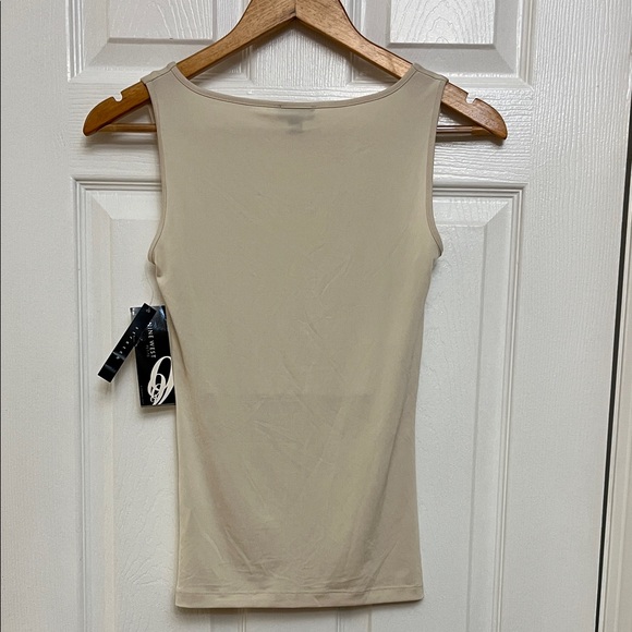 Nine West Cream/ Champagne Women’s Sleeveless Twist Blouse. NWT. Size PP. - Picture 3 of 6
